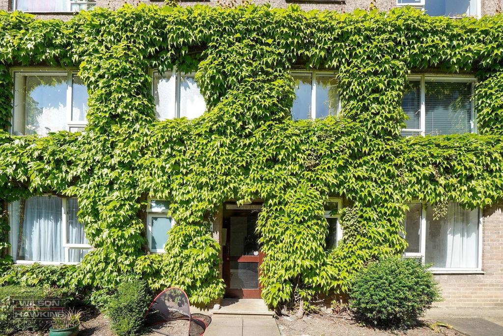 29 Moat Lodge, London Road - BKp4 QHc BEp J2yrj0 Pnc F.