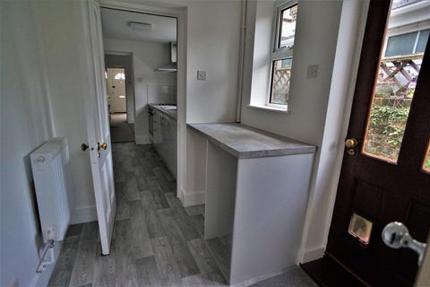 2 bedroom terraced house to rent, High Street, Upnor, ME2