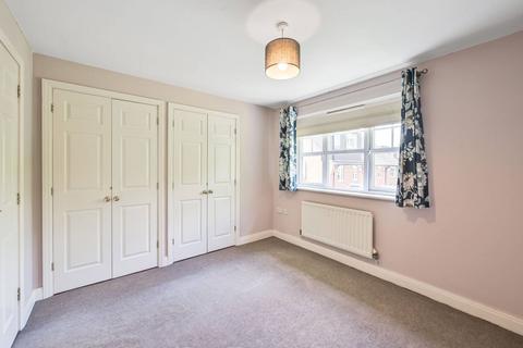 2 bedroom house to rent, Tiverton Way, Mill Hill, London, NW7