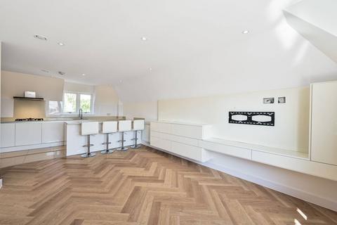 3 bedroom flat to rent, Guardhouse Way, Mill Hill East, London, NW7