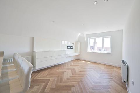 3 bedroom flat to rent, Guardhouse Way, Mill Hill East, London, NW7