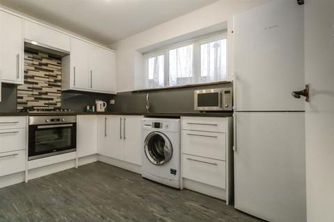 1 bedroom flat to rent, Ravens Way, London SE12