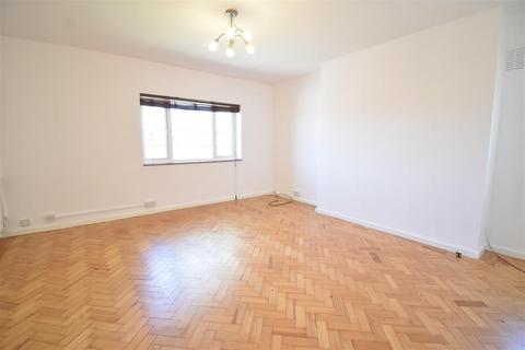 2 bedroom flat to rent, Uxbridge Road, Kingston Upon Thames
