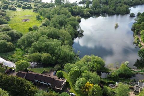 25 The Willows, Mill End, Rickmansworth, WD3 8YY