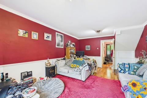 25 The Willows, Mill End, Rickmansworth, WD3 8YY