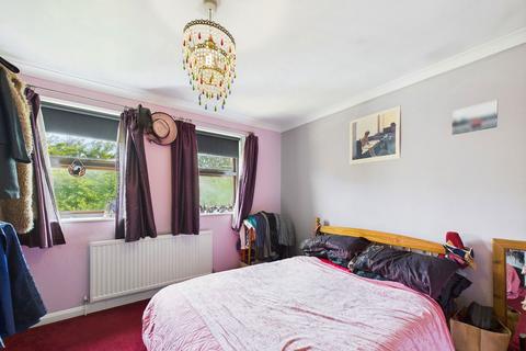 25 The Willows, Mill End, Rickmansworth, WD3 8YY