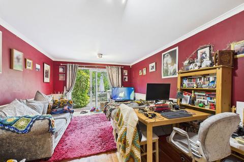 25 The Willows, Mill End, Rickmansworth, WD3 8YY