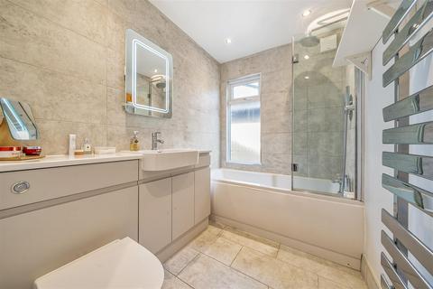 12 Albert Road, Kingston Upon Thames, KT1 3DH