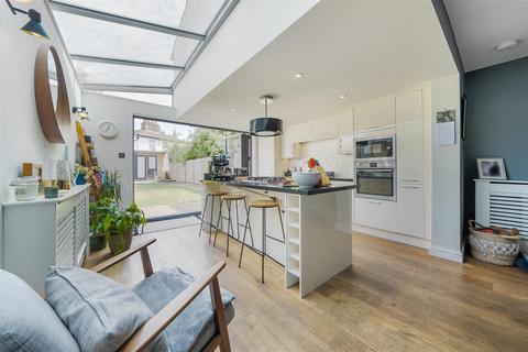 12 Albert Road, Kingston Upon Thames, KT1 3DH