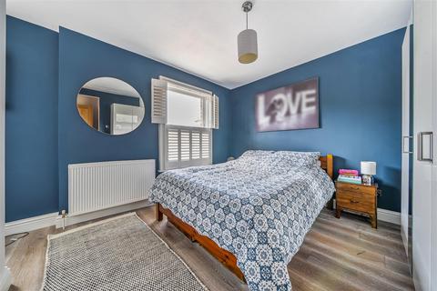 12 Albert Road, Kingston Upon Thames, KT1 3DH