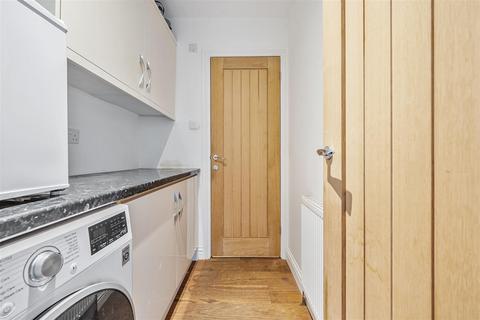 12 Albert Road, Kingston Upon Thames, KT1 3DH