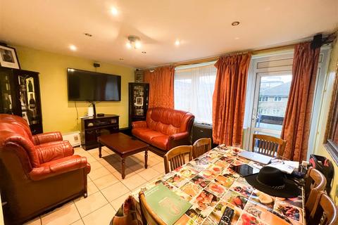 3 bedroom maisonette for sale, Mursell Estate, London