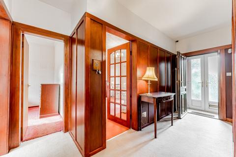 52 Braidholm Road, Giffnock, Glasgow, G46 6HS