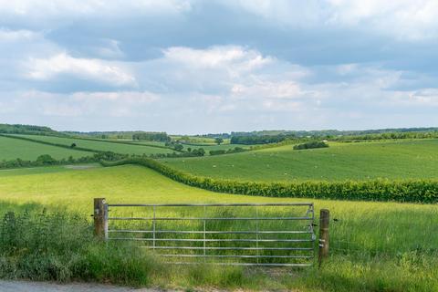3 bedroom farm house for sale, Turrill Hill, Overton, Basingstoke, Hampshire, RG25.