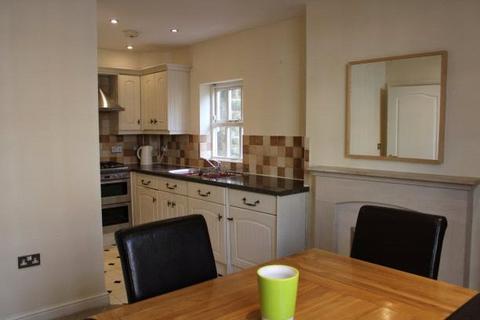 3 bedroom apartment to rent, Chester Road, Macclesfield, Cheshire, SK11