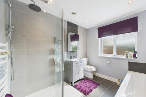 13 Hambledon Close, Aylesbury, HP21 9TY