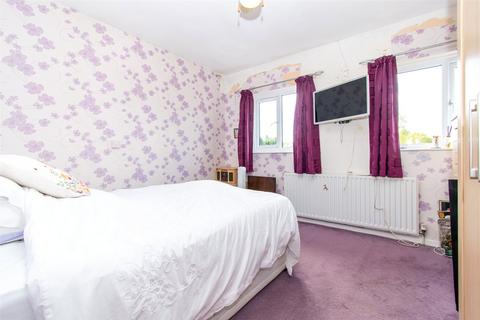 3 bedroom semi-detached house for sale, Wilbury Close, Letchworth Garden City, Hertfordshire, SG6