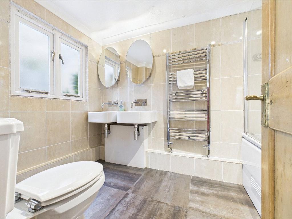 Bath-House-To-Rent