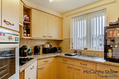 1 bedroom apartment for sale, Marina Court, Mount Wise, Newquay
