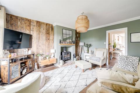 32 The Oval, Findon, Worthing, BN14 0TN