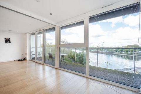3 bedroom apartment for sale, Queenstown Road, London SW11