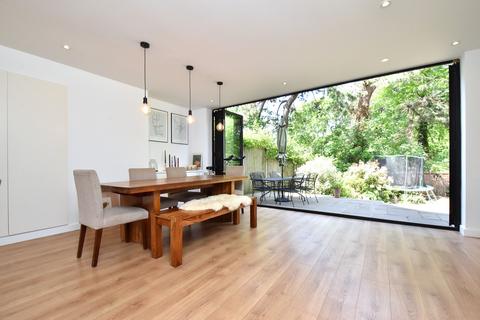 11 Chart Close, Bromley, BR2 0EB