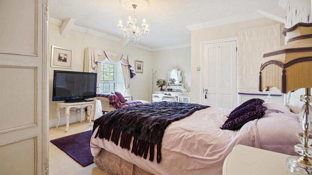 Ensuite bedroom 3