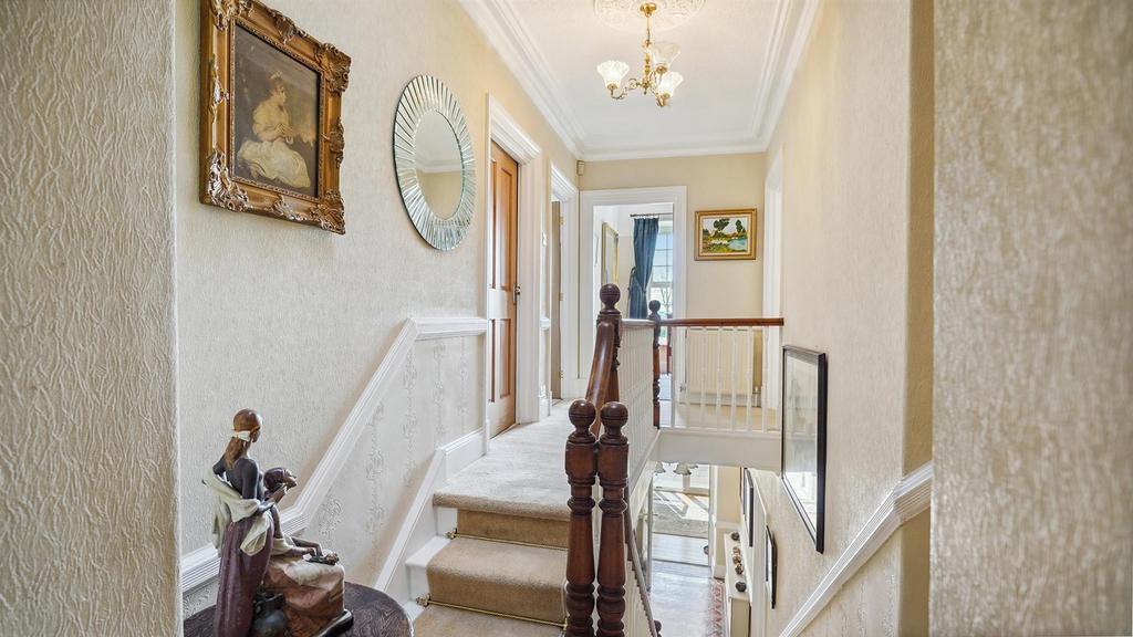 First floor galleried landing