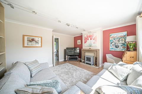 6 Foxmoor Close, Oakley, Basingstoke, RG23 7BQ