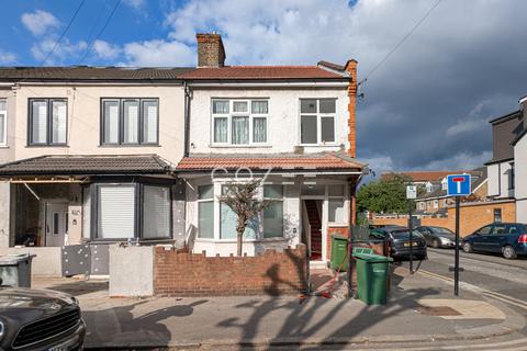 4 bedroom terraced house to rent, Newham, London E6