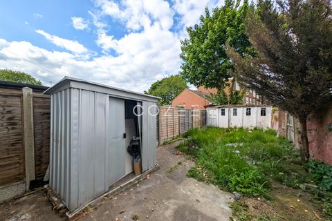 4 bedroom terraced house to rent, Newham, London E6