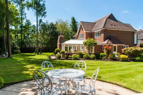 5 bedroom detached house for sale, Manor Close, Penn, Buckinghamshire, HP10