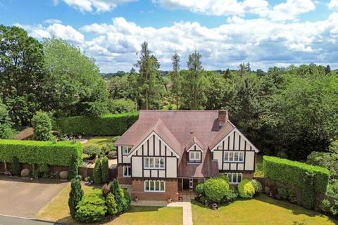 5 bedroom detached house for sale, Manor Close, Penn, Buckinghamshire, HP10