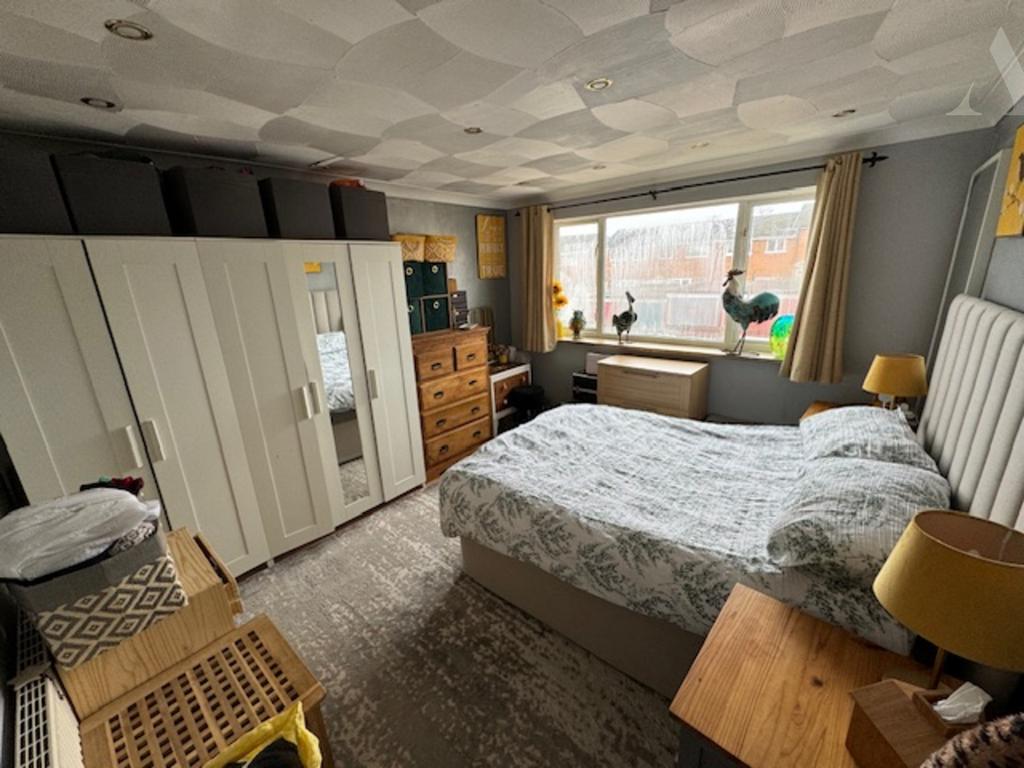 39 Kington Way bed 1