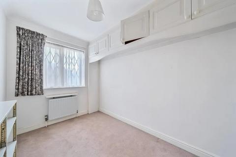 3 bedroom apartment for sale, Windsor House, Regency Crescent, NW4 1NW