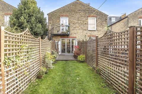 27 Waldron Road, London, SW18 3TB