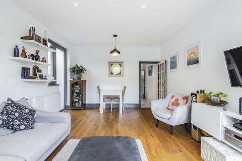 27 Waldron Road, London, SW18 3TB