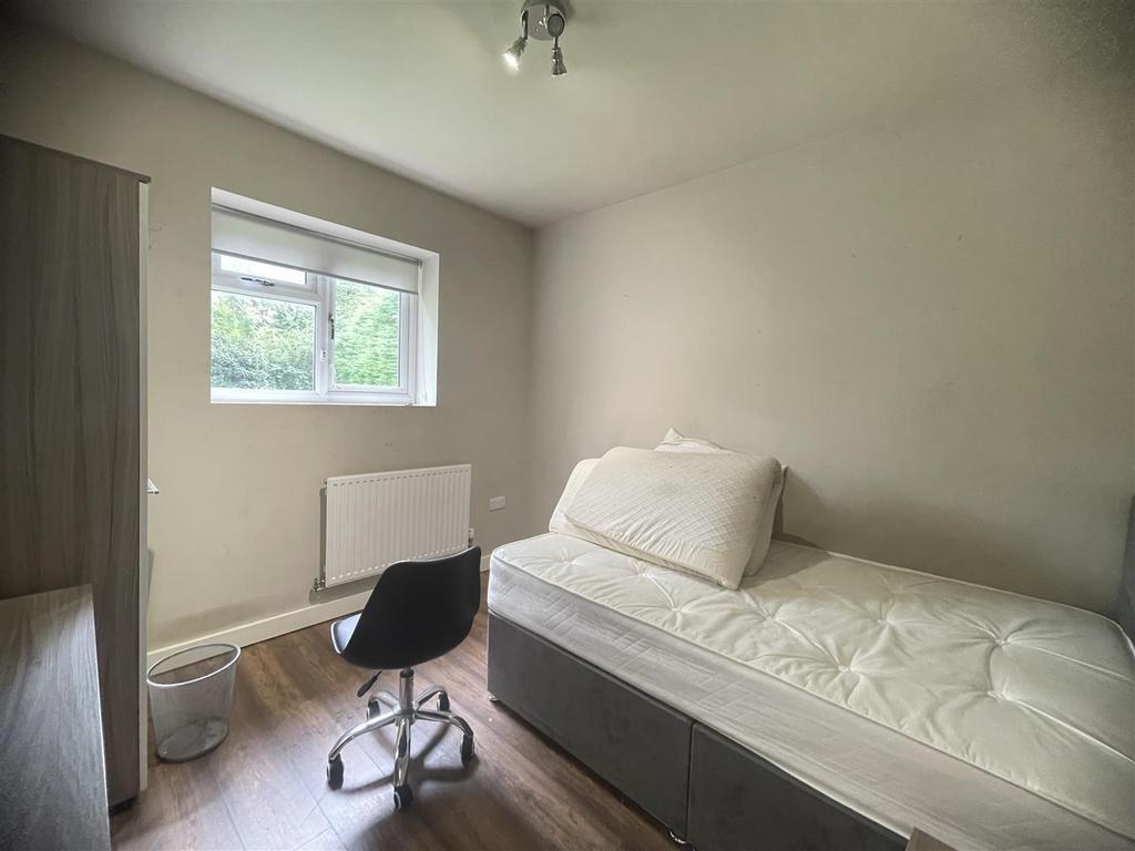 3a Q9 U7 EBCku Ic Vli OPt02w.jpg