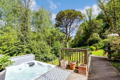 3 bedroom link detached house for sale, Earwigs, Edenbridge TN8