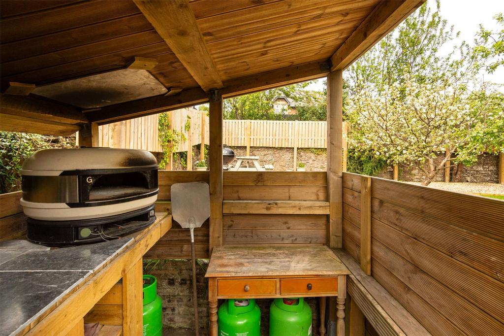 Pizza / Bbq Hut