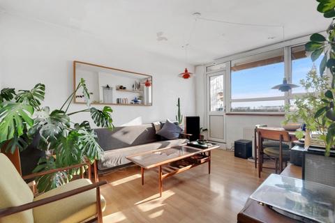 1 bedroom flat for sale, Cazenove Road, London, N16