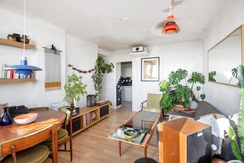 1 bedroom flat for sale, Cazenove Road, London, N16