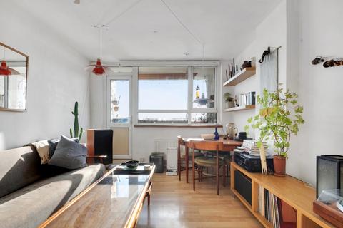 1 bedroom flat for sale, Cazenove Road, London, N16
