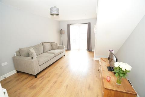 2 bedroom mews for sale, North Croft, Atherton, Manchester