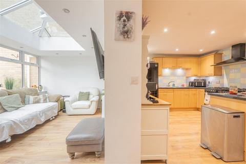4 bedroom townhouse for sale, Ferndale Close, Hagley