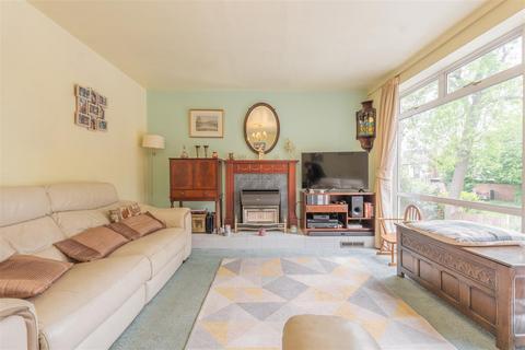 undefined, Ferndale Close, Hagley