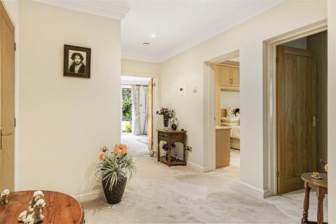 2 bedroom apartment for sale, Gills Hill, Radlett
