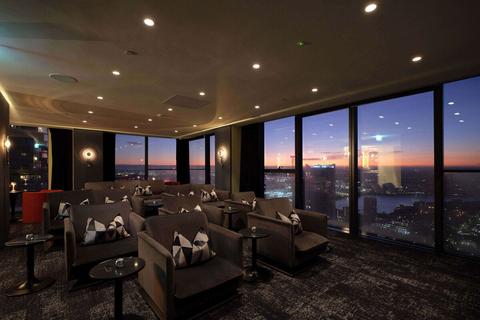 3 bedroom apartment for sale, Marsh Wall, London, E14 9