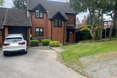 3 bedroom detached house for sale, 16 Packwood Chase, Chadderton OL9 0PG