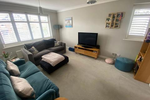 3 bedroom detached house for sale, 16 Packwood Chase, Chadderton OL9 0PG